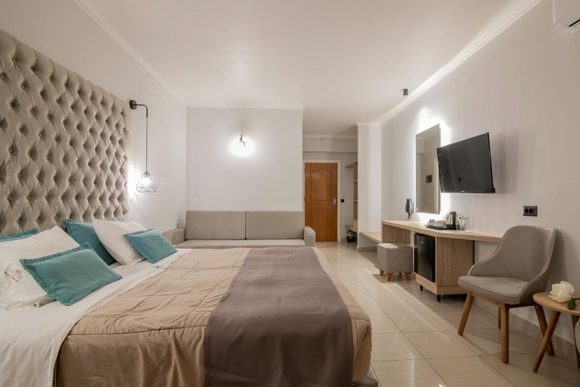 Plaza Pallas Aparthotel