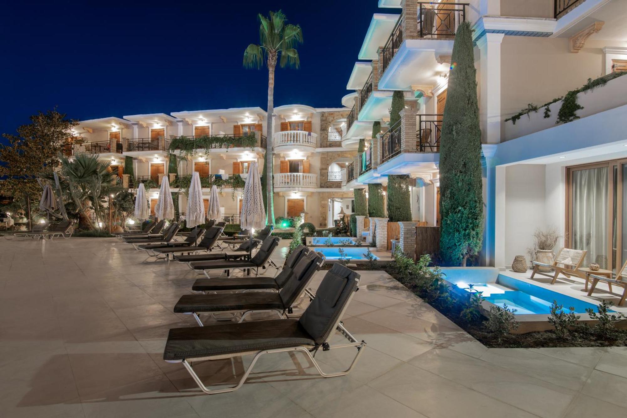 Plaza Pallas Aparthotel 3*