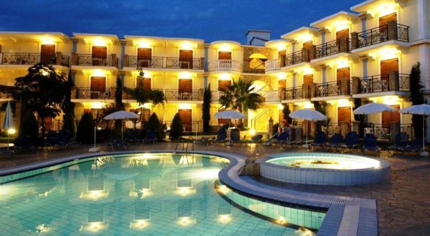 Plaza Pallas Aparthotel